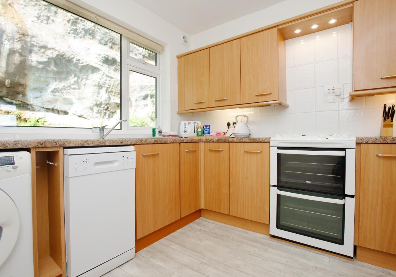 Harbour Apartment At 6 Dolphin Court With Parking Brixham Exteriér fotografie